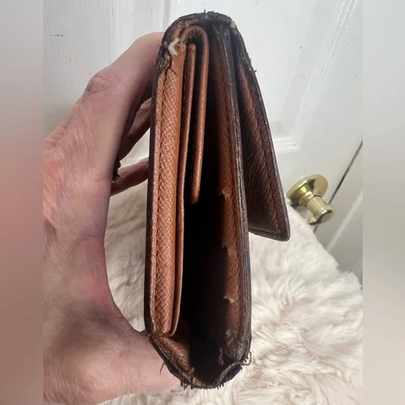 LOUIS VUITTON MONOGRAM PORTE TRESOR INTERNATIONAL WALLET - Picture 7 of 15